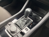 アクセルペダルを踏み込む量や速さに応じて変速パターンをし、人馬一体の運転感覚を発揮してくれる6速オートマ!