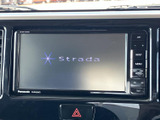 高精細なディスプレイが、ドライブをより快適に。CDやラジオに加え、様々なメディアに対応し、エンターテインメント性を高めます。