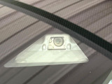 【ホンダセンシング】走行中に前方の車両等を認識し、衝突しそうな時は警報とブレーキで衝突回避と被害軽減をアシスト。より安全にドライブをお楽しみいただけます。