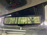 【デジタルインナーミラー】後席の大きな荷物や同乗者で後方が確認しづらい時でも安心!カメラが撮影した車両後方の映像をルームミラー内に表示。クリアな視界で状況の確認が可能です!
