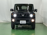LEDヘッドライトを装備しています。LEDヘッドライトはとても明るく、雨の日や夜間走行も安全・安心です。オートライトコントロール付きで周囲の明るさに応じて自動で点灯・消灯します