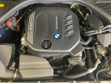 BMWのエンジンは世界的にも認められている高性能エンジンです。レスポンスがよく高回転型の心地よい吹きあがりなど駆け抜ける歓びのキーになる部分でございます。