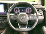 【純正革巻きステアリング】上質な革を使用することで、手にしっかり馴染みとても運転しやすいハンドルです♪