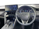 運転席まわりです。 各操作スイッチは使いやすい位置に配置されてます。