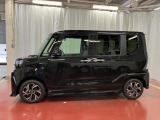 【スマートアシスト搭載車】 衝突回避支援ブレーキ機能(対車両・歩行者)、衝突警報機能(対車両・対歩行者)、誤発信抑制制御機能などの機能で安全な運転をサポートします。