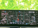 目的地設定は簡単。高精細な地図で、ルートをわかりやすく表示します。渋滞情報も確認でき、スムーズな移動をサポートします。