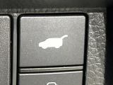 【パワーバックドア】スマートキーや運転席のボタンを押すだけでリアゲートが自動で開閉します!荷物を持っている時や、高い位置にあるバックドアを閉める際に便利な機能です♪