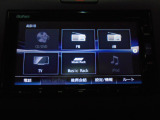 フルセグテレビ搭載。Bluetoothオーディオ、アップルカープレイ、DVD・CD再生にも対応しています。