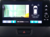 バックカメラの画像です。ガイドラインがスムースな車庫入れをサポートいたします。車庫入れの安心感がアップしますね。