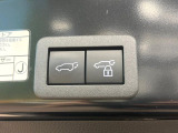 【パワーバックドア】スマートキーや運転席のボタンを押すだけでリアゲートが自動で開閉します!荷物を持っている時や、高い位置にあるバックドアを閉める際に便利な機能です♪