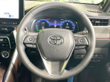【純正革巻きステアリング】上質な革を使用することで、手にしっかり馴染みとても運転しやすいハンドルです♪