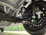 お車を安心してお乗りいただく為には、足回りの定期点検が欠かせません。サービスサポート(有償保証)では無料点検もご提供しており、安心のカーライフをお過ごしいただけるサポート体制が整っています。