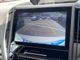 後方視界をサポートするモニター画面。駐車時や狭い道での運転も安心です。安全運転をサポートする頼もしい機能です。