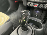 車両の詳細、ご質問につきましては、弊社営業スタッフまでお気軽にご連絡下さいませ。遠方のお客様には実車の詳細画像送信も承ります。
