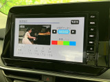 停車中には、地上デジタル放送を楽しめるTVチューナーを搭載。長距離移動の休憩時などに、リラックスした時間を過ごせます。快適な移動に貢献します。