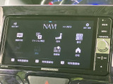 高精細な画面で、運転に必要な情報をわかりやすく表示。快適なドライブをサポートする頼もしい相棒です。先進の機能も満載です。