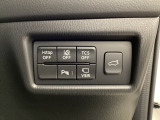 各種機能の切替スイッチは運転席パネル下に集約されています。任意で切り替え可能なため状況に合わせてお使いください。