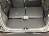 後席の操作がしやすく、荷物の量や大きさに合わせてスムーズにシートアレンジが行えます。