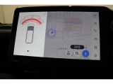 前後に装備されたセンサーで障害物(静止物)を検知。ディスプレイ表示と音でお知らせ。誤発進抑制のパーキングサポートブレーキ搭載しています。