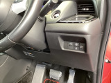 左側に高速で便利なETCがあり、横滑りを防ぐVSAなどのスイッチは、運転席の右側、手の届きやすい位置にあります。