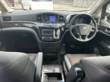 インパネ全体は写真の通りです!広々の運転席!運転席周りのボタンも操作しやすいです!写真で見切れている部分で見たい箇所があればお気軽にお問い合わせください!!