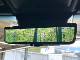 【デジタルインナーミラー】後席の大きな荷物や同乗者で後方が確認しづらい時でも安心!カメラが撮影した車両後方の映像をルームミラー内に表示。クリアな視界で状況の確認が可能です!