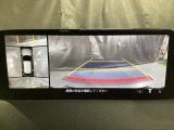 狭い場所での駐車やすれ違いなどでより的確な運転操作に役立つ360&deg;ビューモニターが装備されています。