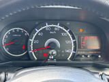 視認性の高いメーターで、運転に必要な情報をしっかり確認できます。速度や回転数、燃料残量などを一目で把握し、安全運転をサポート。
