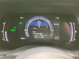 メーターパネルは、運転に必要な情報を分かりやすく表示し、安全運転をサポートします。