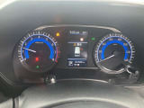 視認性の高いメーターで運転情報を的確に把握できます