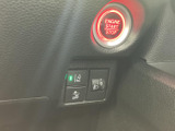 握りやすいステアリングは、運転操作をスムーズに。快適なドライビング体験を追求しました。