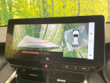 【パノラミックビューモニター】専用のカメラにより、上から見下ろしたような視点で360度クルマの周囲を確認することができます☆死角部分も確認しやすく、狭い場所での切り返しや駐車もスムーズに行えます。
