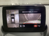360度モニターは、4つのカメラによる前後左右・俯瞰映像でドライバーからは見えない領域の危険認知をサポート!全周囲の死角を減らし、狭い駐車場や幅寄せ、T字路の進入などの運転の安心感を高めます!