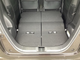 低床で開口部が広いため、重い荷物も持ち上げやすく、積み込みがスムーズに行えます。