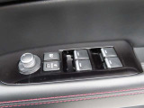 運転席のパワーウインドースイッチ部です。よく触れる場所だからこそ、使用状態があらわれますよね。ぜひこうした所もチェックしてください。