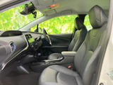 運転に必要な情報が視認しやすいインストゥルメントパネル。操作性にも優れ、運転に集中できます。快適な運転環境をサポートします。