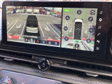 まるで真上から見ているような、視認性の良いアラウンドビューモニターです。駐車が苦手な方でもこれでらくらく駐車できますよ。