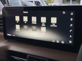 様々なソースを選択できるオーディオ画面。お好みの音楽やラジオを楽しめます。Bluetooth接続でスマートフォンとの連携も可能です。