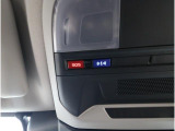 専用ボタンでコールセンターへ接続。状況に応じて緊急車両の要請やロードサービスの取次ぎを行います。重大事故の際は自動的にコールセンターにつながり、緊急車両やドクターヘリを要請します。(要申込)