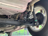 お車を安心してお乗りいただく為には、足回りの定期点検が欠かせません。サービスサポート(有償保証)では無料点検もご提供しており、安心のカーライフをお過ごしいただけるサポート体制が整っています。