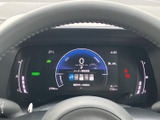 視認性の高いメーター類で、運転に必要な情報を的確に把握できます。運転に集中できる、シンプルでわかりやすいデザインです。