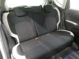 後席シートも広々としたスペースを確保しています。大人でもゆったりと座って頂けますので、大人数でのお出かけもラクラクです♪ドライブに行くのが楽しみですね♪