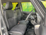 運転席シート廻りは使用感も少なく、良好な状態となっています。前オーナー様が丁寧に使っていたことがよくわかりますね。