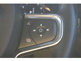 最新の音声認識技術により、自然に話しかけるだけであなたの指示を理解します。特定の言い回しを憶えておく必要はなく、エアコンナビゲーションエンターテイメントなどを、ボイスコントロールで操作できます。