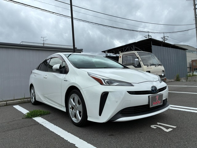 トヨタ プリウス 