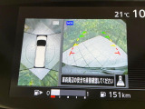 【アラウンドビューモニター】専用のカメラにより、上から見下ろしたような視点で360度クルマの周囲を確認することができます☆死角部分も確認しやすく、狭い場所での切り返しや駐車もスムーズに行えます。