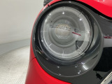 LEDヘッドライトは、点灯の瞬間から最大光量を発揮し、突然暗くなるトンネルなどでの安定感を高めます。