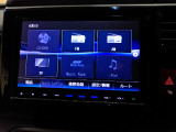 フルセグTVを搭載。CD/DVD再生、Bluetoothオーディオに対応しています。