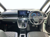 見通しのよいすっきりとした視界で、誰でも運転しやすいです。運転のしやすさは疲れにくさにも繋がりますよ♪