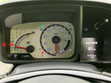 視認性の高いメーターで、運転に必要な情報を的確に把握できます。操作しやすいスイッチ類で、快適なドライブをサポートします。